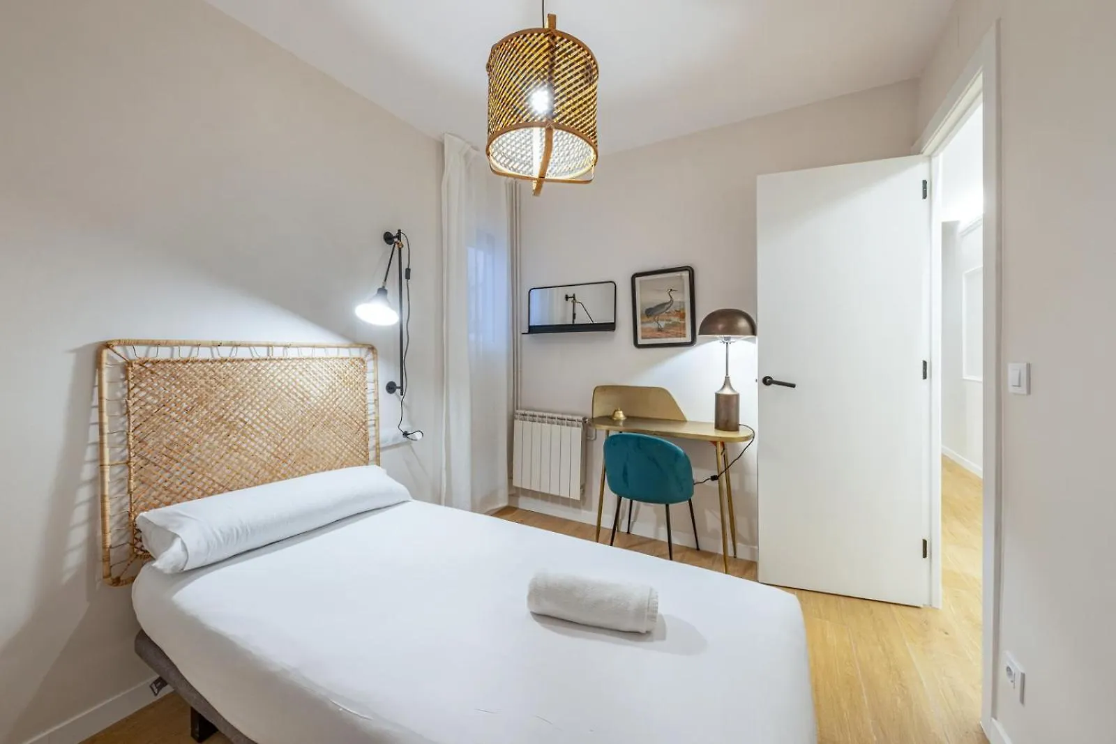 Bebarceloner Eixample Apartments - 4 Bedrooms