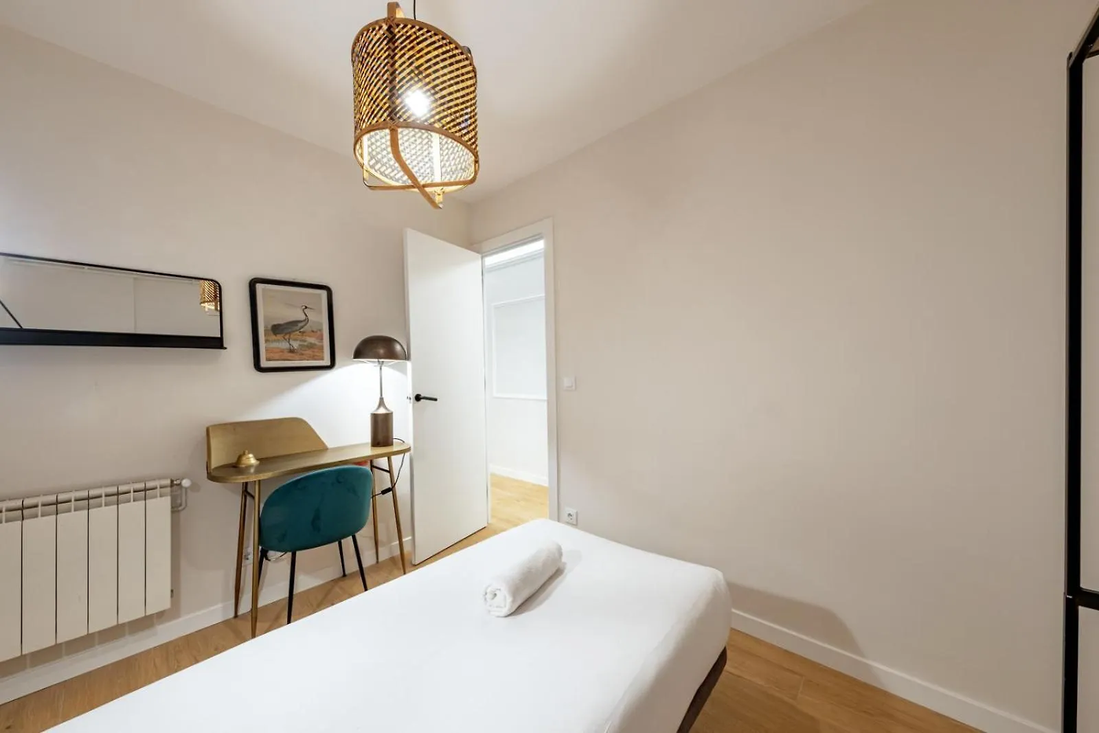 Bebarceloner Eixample Apartments - 4 Bedrooms Barcelona
