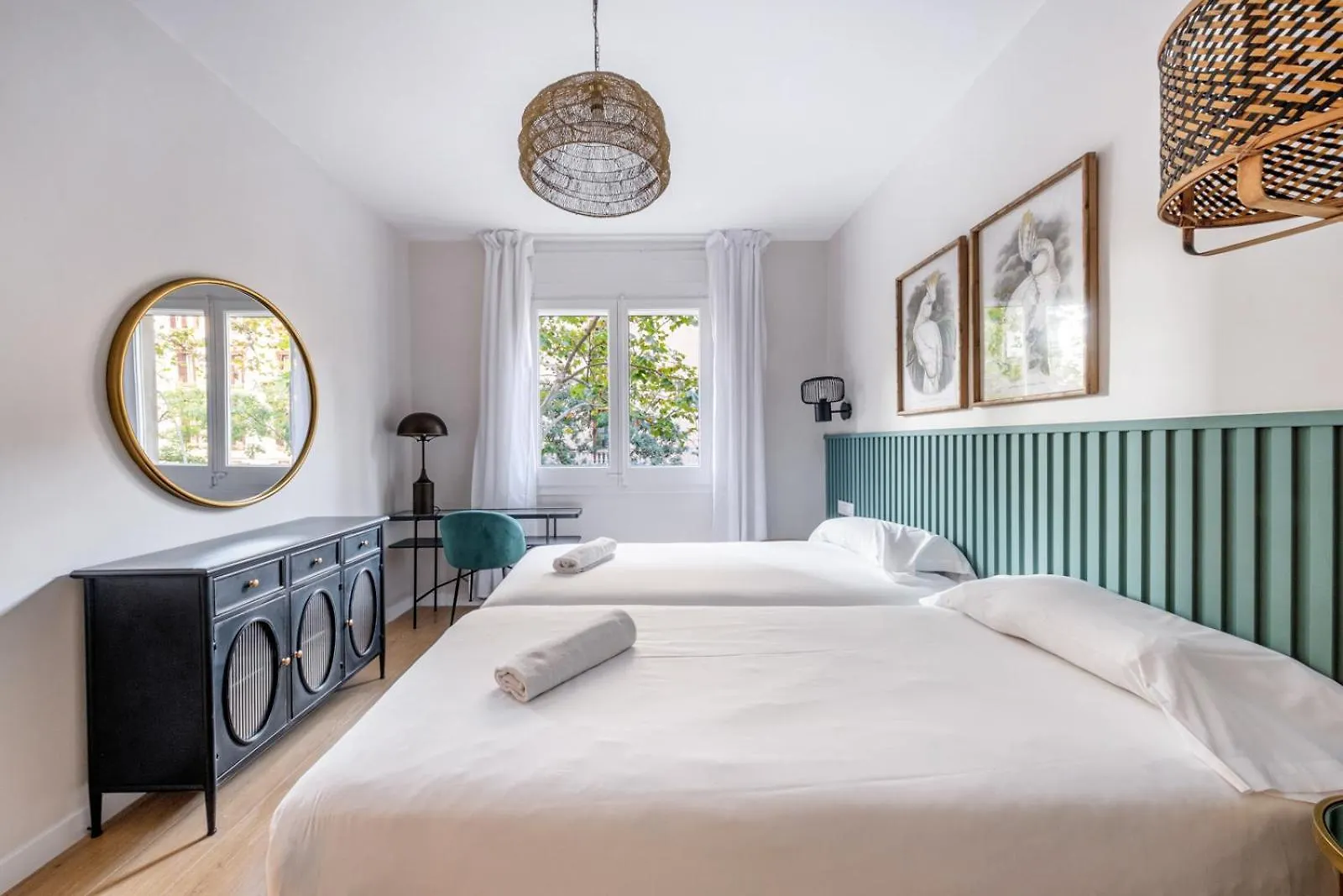 Bebarceloner Eixample Apartments - 4 Bedrooms