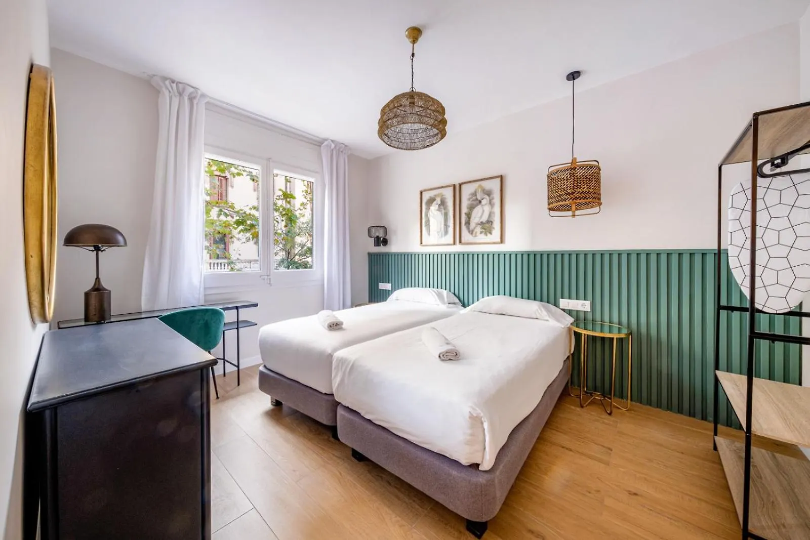 Bebarceloner Eixample Apartments - 4 Bedrooms